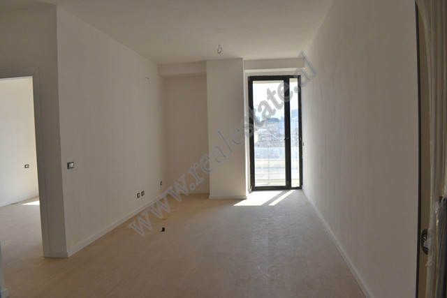 Ambient zyre me qira ne rrugen Mine Peza ne Tirane